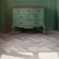 Кварцвиниловая плитка Vinilam Parquet Chevron 2,5 мм Шеврон Шампань RI153616CL4