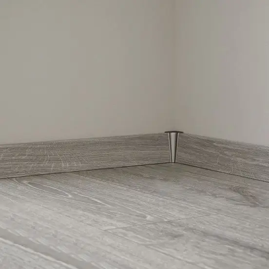 Плинтус ламинированный Kronotex Ktex1 (58х19х2400мм) Плинтус ламинированный Kronotex Ktex1 (58х19х2400мм)