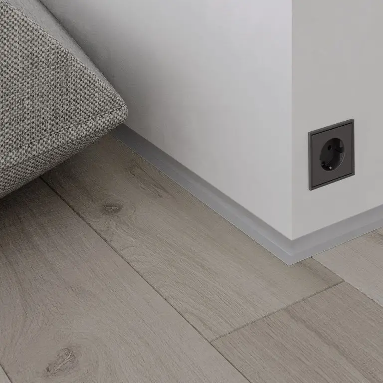 Микро плинтус Лайн L-образный Серебристый С-05.25.2