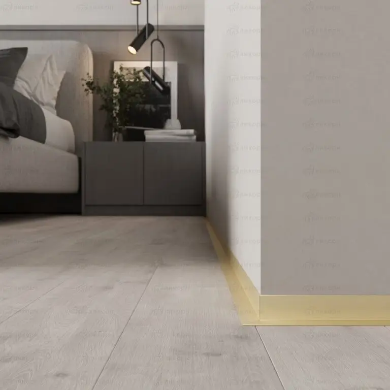 Микро плинтус Лайн L-образный Золото С-05.25.7