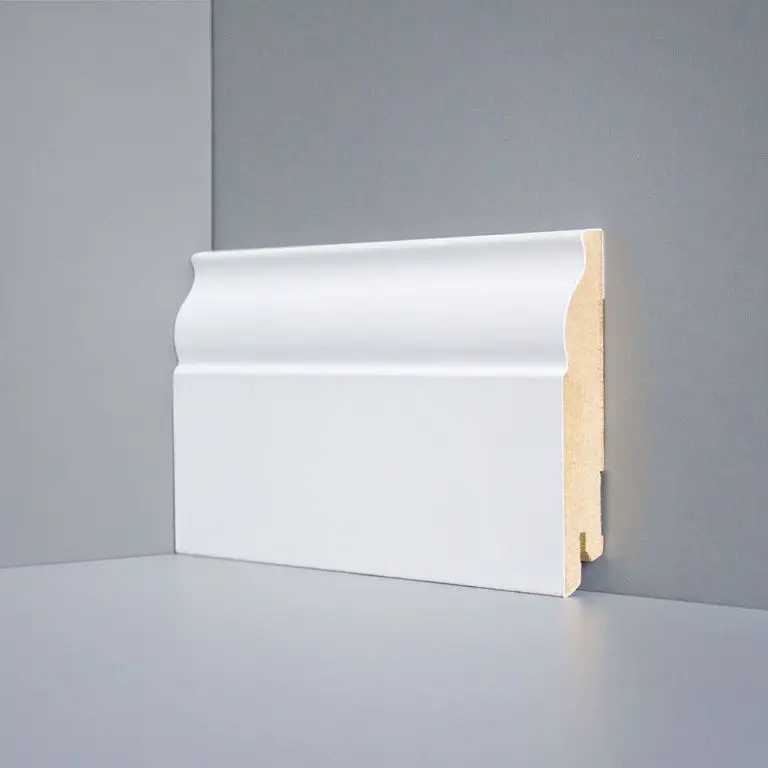 Плинтус напольный Deartio U 103-100 белый